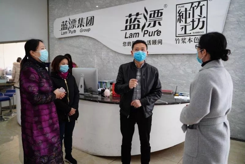 復工、防疫兩手抓，雙水碾街道領導慰問藍漂，助力復工